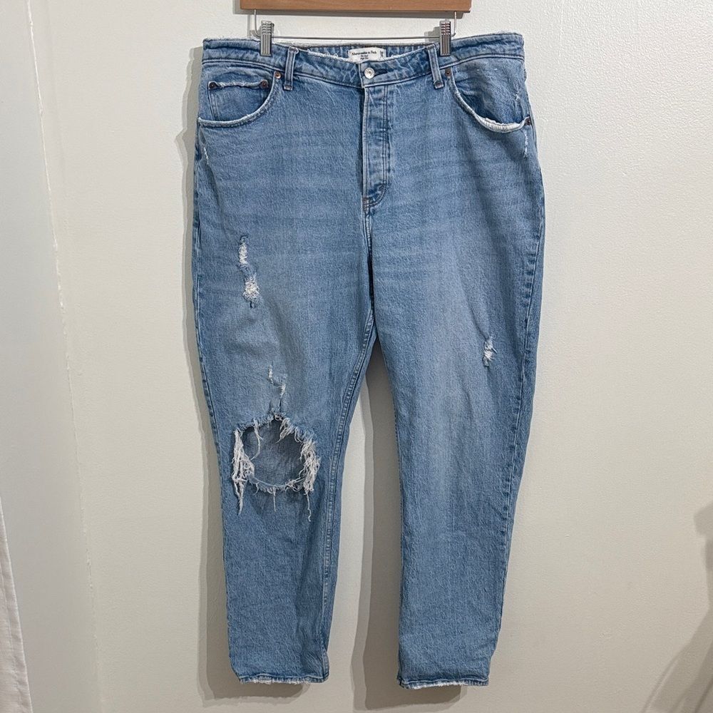 ABERCROMBIE & FITCH The Dad High Rise Jeans Womens Size 34/18R Distressed - Picture 2 of 8